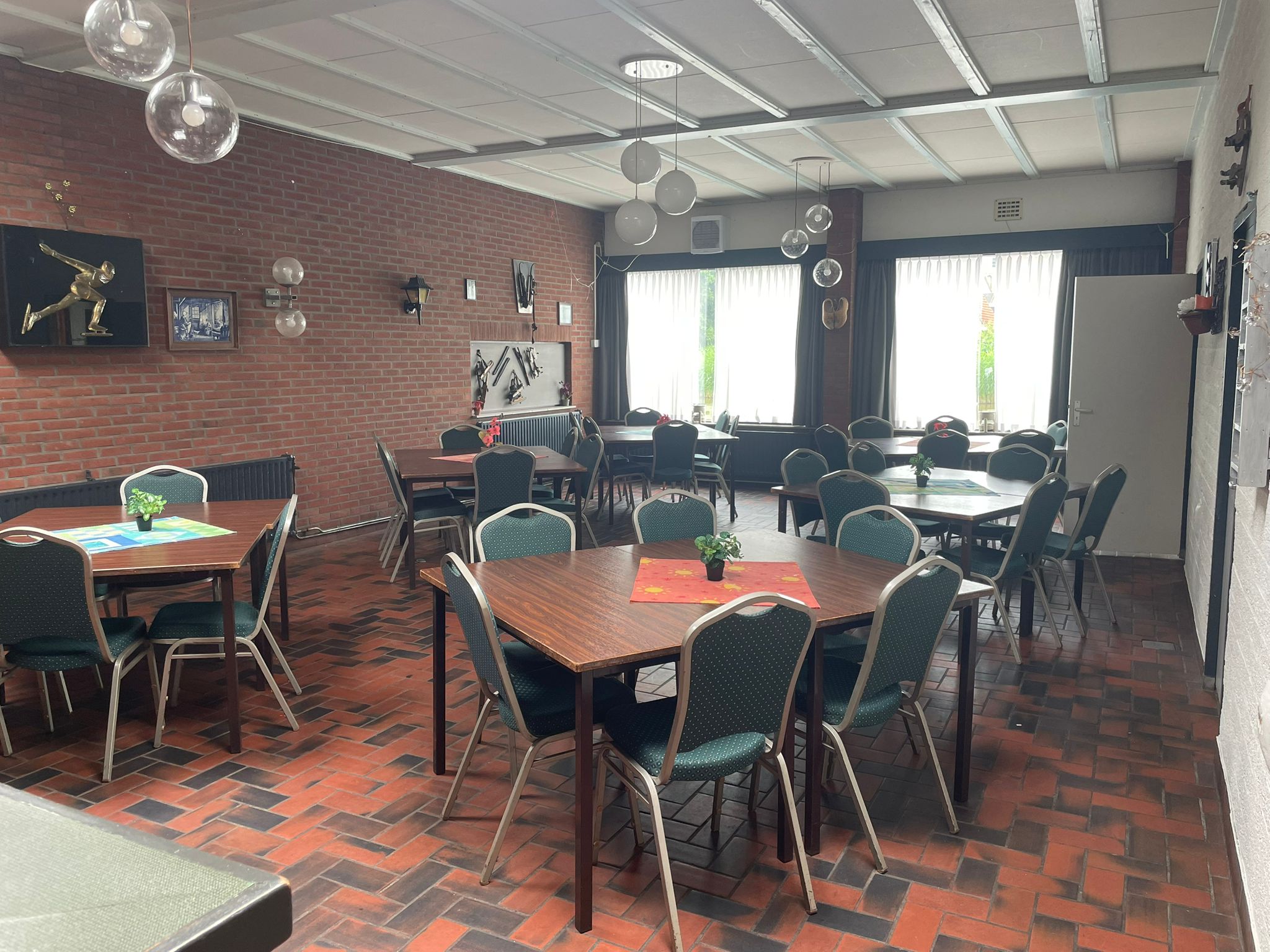 zaal vanaf bar